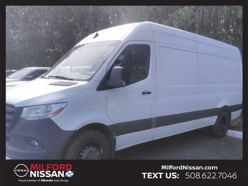Used 2022 Mercedes-Benz Sprinter 3500 image 1