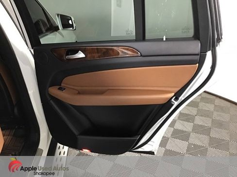 Used 2017 Mercedes-Benz GLS 450 4MATIC image 27