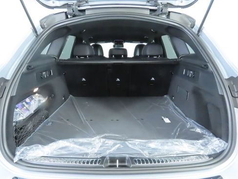 Certified 2025 Mercedes-Benz GLC 300 image 28