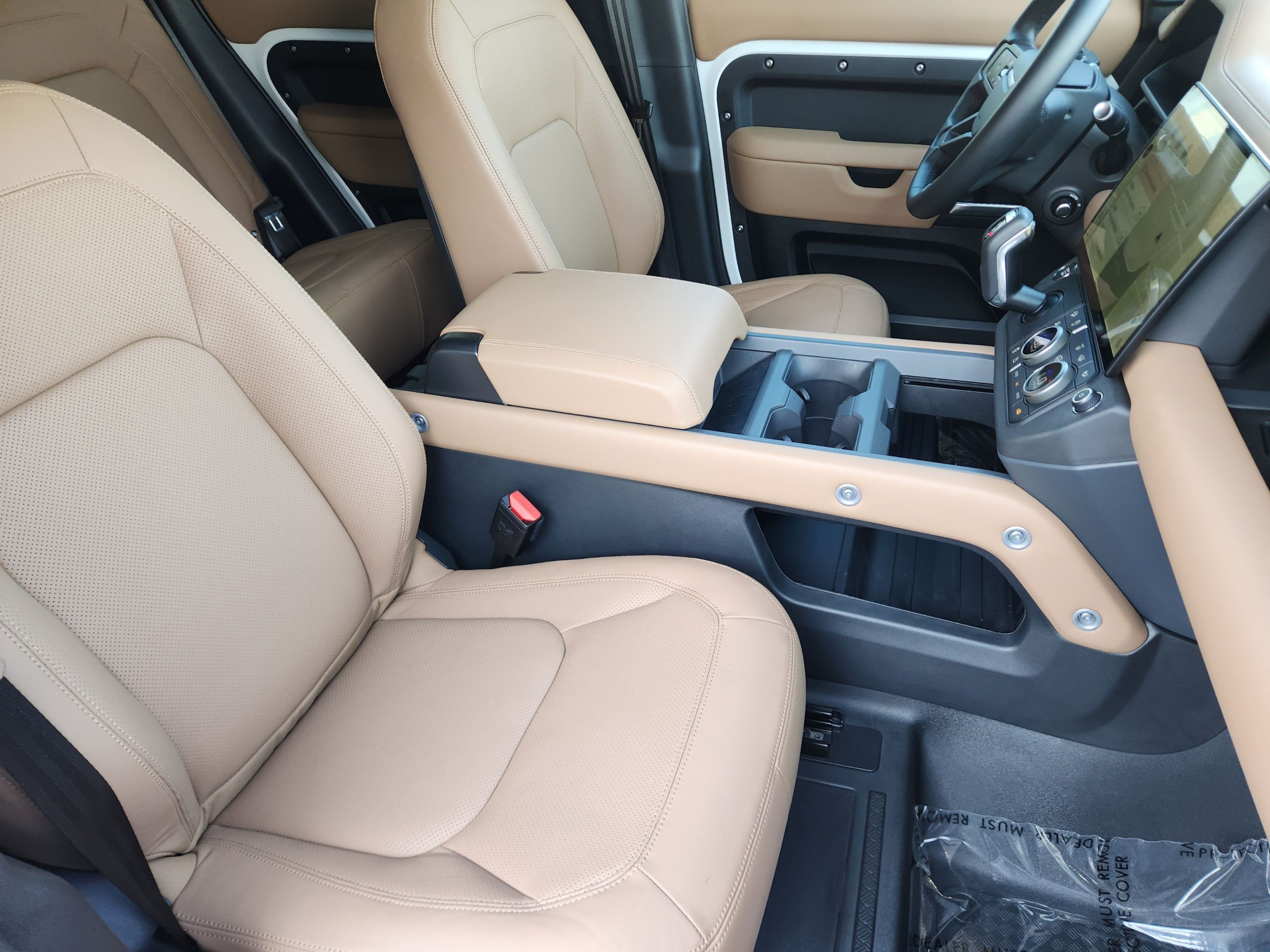 Certified 2026 Land Rover Defender 110 X-Dynamic SE AWD/4WD image 9