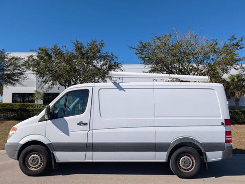 Used 2007 Dodge Sprinter 2500 image 9