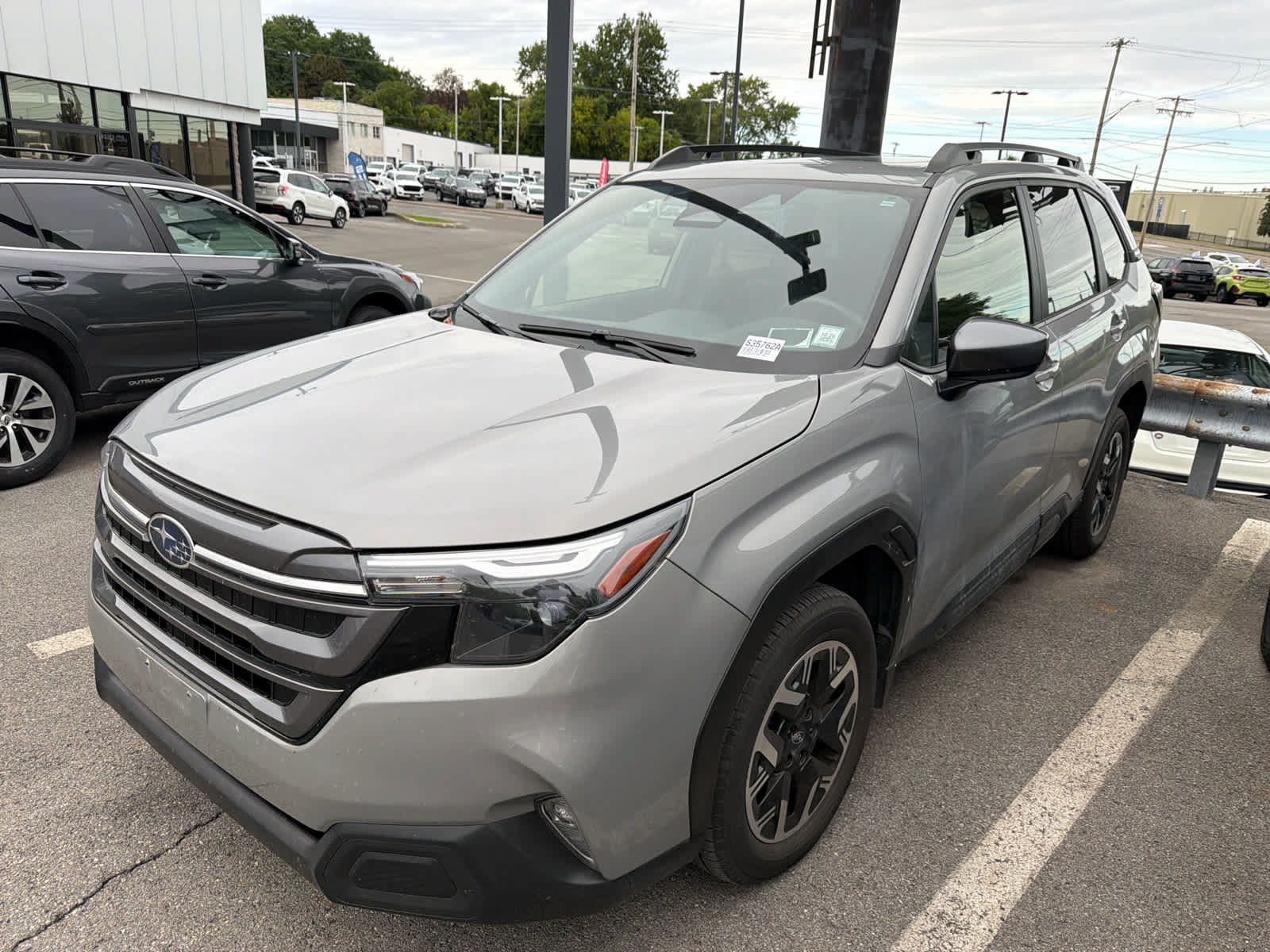 Used 2025 Subaru Forester Premium AWD/4WD image 3