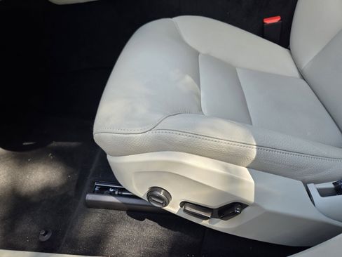 Used 2025 Volvo XC90 B6 Plus w/ Protection Package Premier image 34