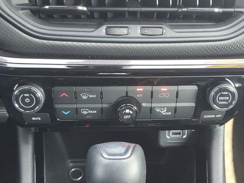 Used 2022 Jeep Compass Altitude image 32