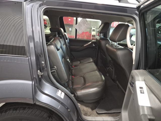 Used 2011 Nissan Pathfinder Silver AWD/4WD image 12