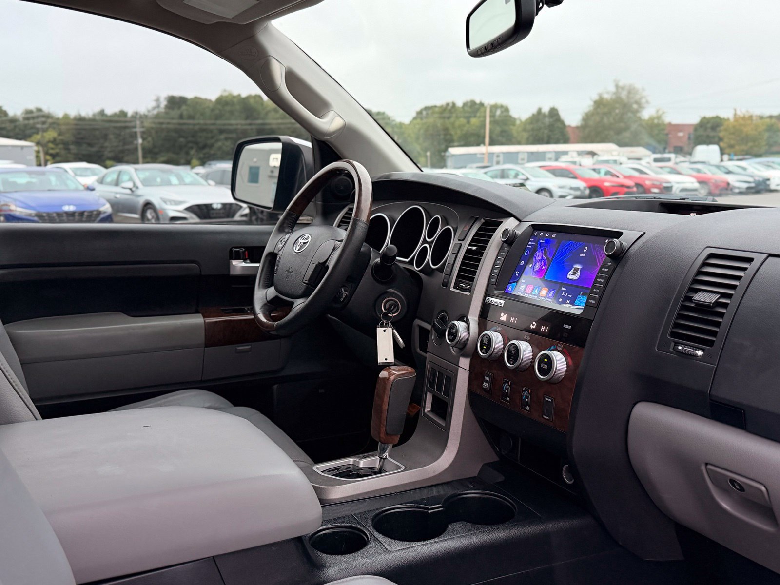 Used 2012 Toyota Tundra Limited w/ Platinum Pkg AWD/4WD image 31