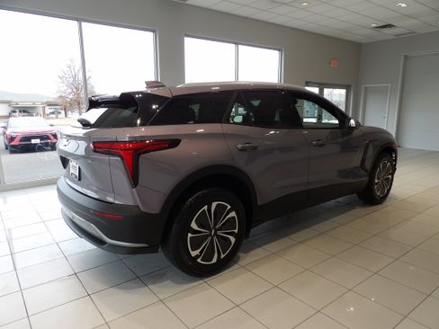 Used 2024 Chevrolet Blazer EV LT image 4