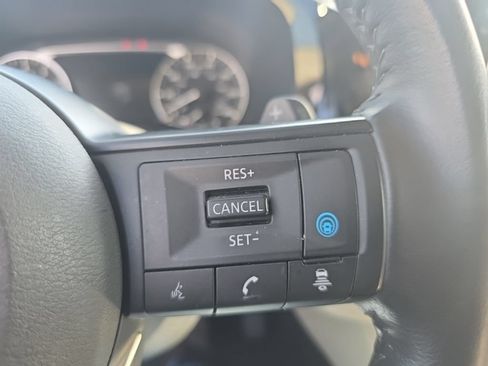 Used 2024 Nissan Pathfinder SV FWD image 13