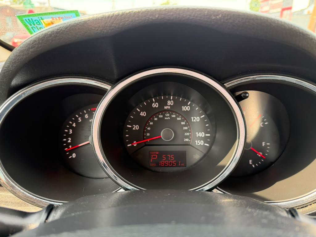 Used 2011 Kia Sorento EX w/ Premium Pkg AWD/4WD image 17