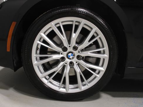 Certified 2023 BMW 330i xDrive Sedan w/ Premium Package image 24