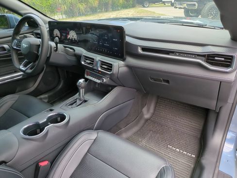 Used 2025 Ford Mustang GT Premium RWD image 14
