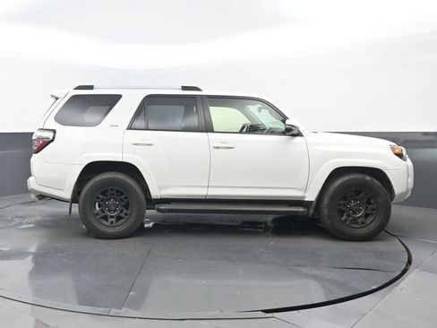 Used 2021 Toyota 4Runner SR5 Premium w/ Moonroof Package RWD image 2