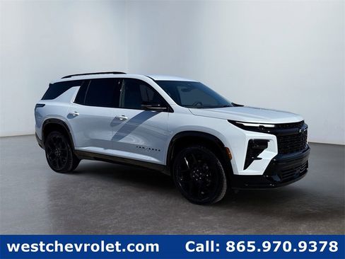 New 2026 Chevrolet Traverse RS w/ LPO, Floor Liner Package image 1