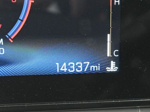 Used 2025 Chevrolet Trax LT w/ LT Convenience Package image 34