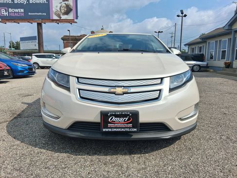 Used 2013 Chevrolet Volt Premium w/ Premium Trim Package FWD image 2