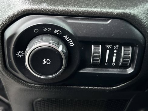 Used 2022 Jeep Wrangler Sport S image 19