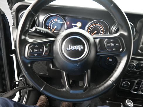 Used 2022 Jeep Wrangler Unlimited Sport AWD/4WD image 11