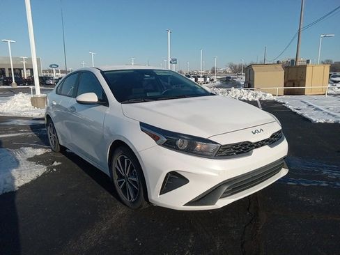 Used 2023 Kia Forte LXS image 1