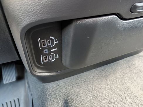 Used 2022 RAM 1500 Big Horn AWD/4WD image 21