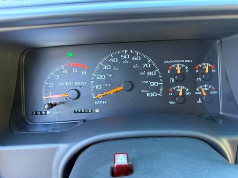 Used 2000 Chevrolet Silverado 2500 2WD Regular Cab w/ Comfort & Convenience Pkg image 20
