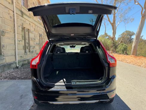 Used 2016 Volvo XC60 T5 Platinum FWD image 23