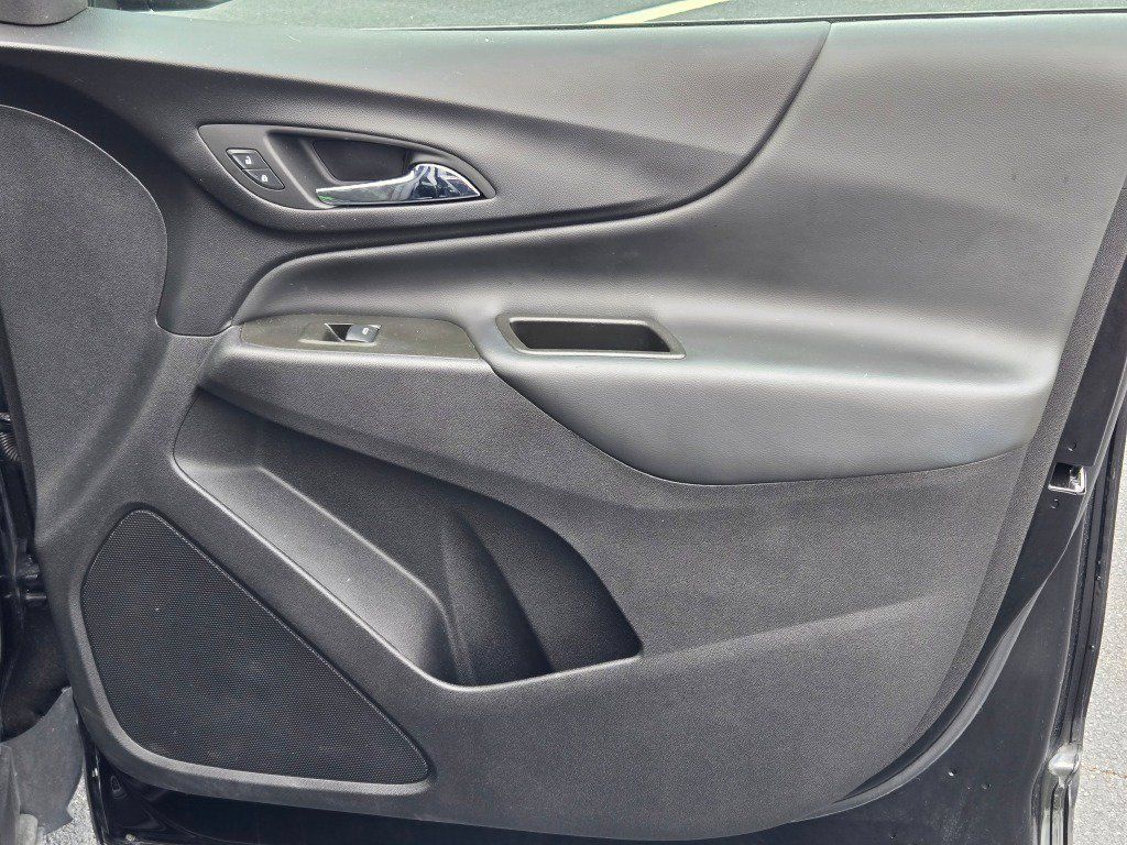 Used 2023 Chevrolet Equinox LT FWD image 4