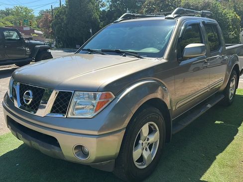 Used 2005 Nissan Frontier LE w/ (J01) Sunroof Pkg RWD image 3