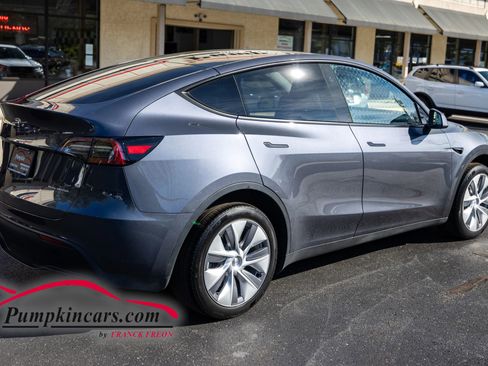Used 2023 Tesla Model Y Long Range image 7