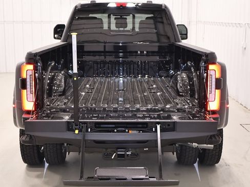 New 2026 Ford F450 Platinum w/ FX4 Off-Road Package AWD/4WD image 38