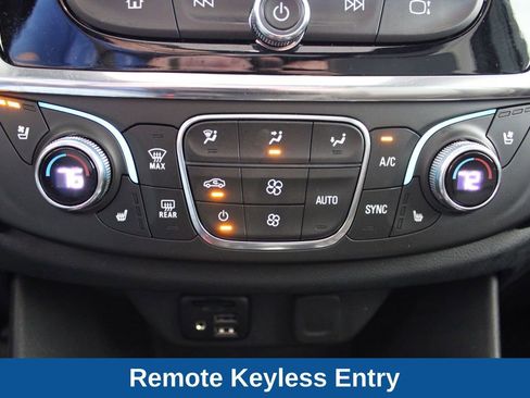 Used 2023 Chevrolet Traverse Premier AWD/4WD image 9