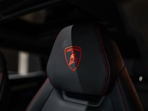 Used 2019 Lamborghini Urus image 7