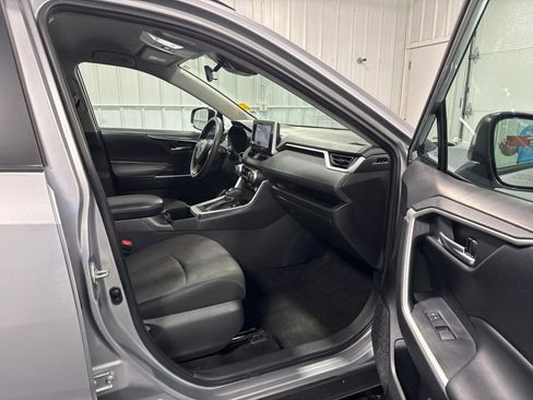 Used 2024 Toyota RAV4 XLE AWD/4WD image 12