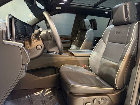 Used 2024 Cadillac Escalade Premium Luxury w/ Performance Package AWD/4WD image 4
