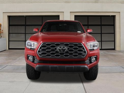 Used 2022 Toyota Tacoma TRD Off-Road w/ Technology Package AWD/4WD image 6