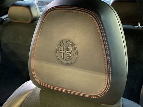 Used 2018 Alfa Romeo Giulia Quadrifoglio image 17