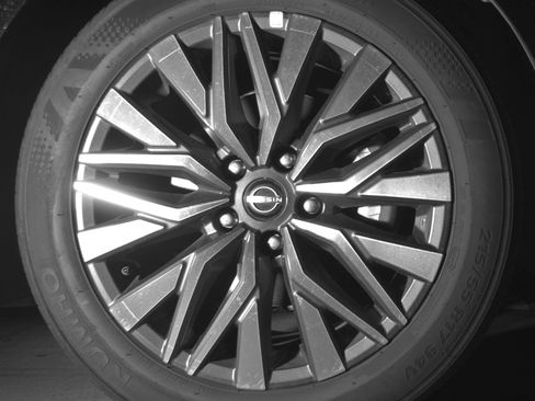 Used 2025 Nissan Altima 2.5 SV FWD image 13
