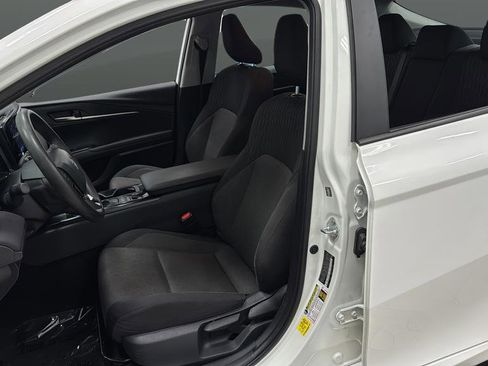 Used 2025 Toyota Camry LE image 9