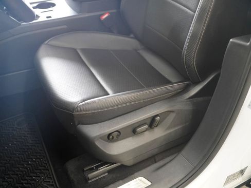 Used 2021 Volkswagen Atlas Cross Sport SE w/ Panoramic Sunroof Package FWD image 26