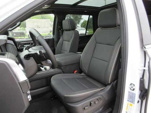New 2026 GMC Yukon Elevation w/ Technology Package AWD/4WD image 9