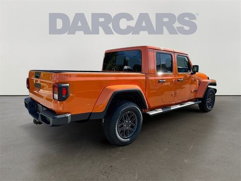 New 2025 Jeep Gladiator Sport image 7