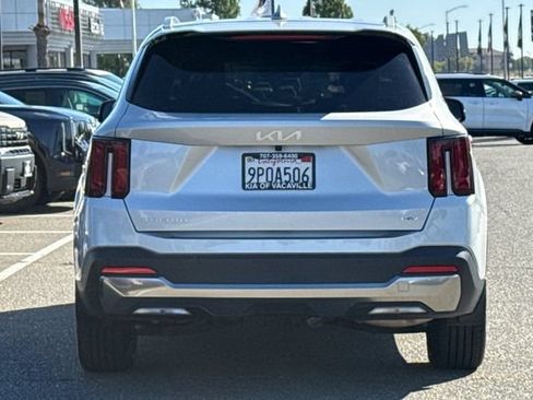 Certified 2025 Kia Sorento EX AWD/4WD image 7