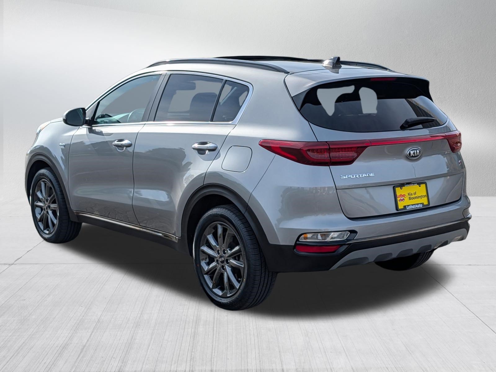 Used 2020 Kia Sportage S w/ S Premium Package AWD/4WD image 5