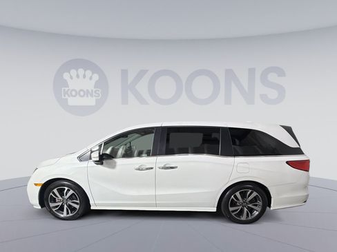 Used 2023 Honda Odyssey Touring image 2