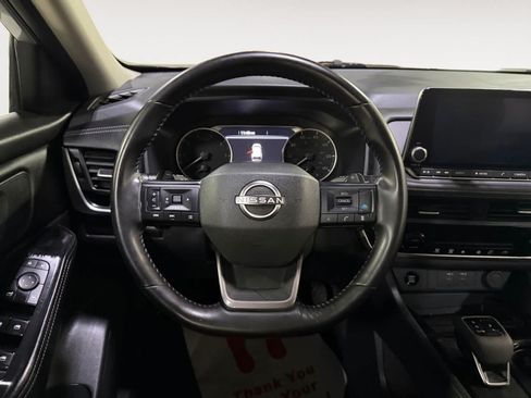 Used 2025 Nissan Rogue SV FWD image 19