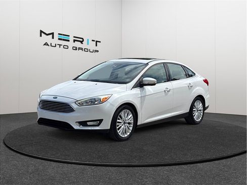 Used 2018 Ford Focus Titanium w/ Titanium Technology Package image 4