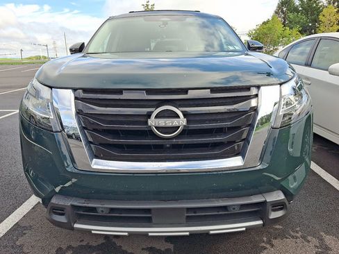Used 2023 Nissan Pathfinder SL w/ SL Premium Package AWD/4WD image 2