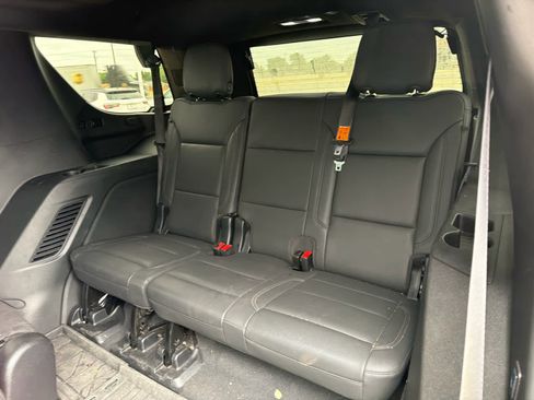 Used 2024 Chevrolet Tahoe Z71 w/ Luxury Package AWD/4WD image 15