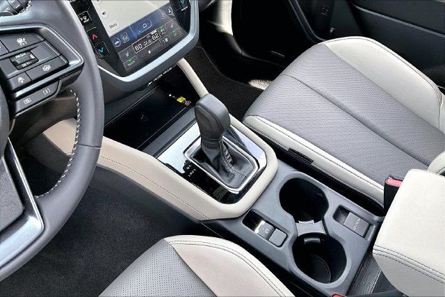 Used 2025 Subaru Forester Limited AWD/4WD image 18