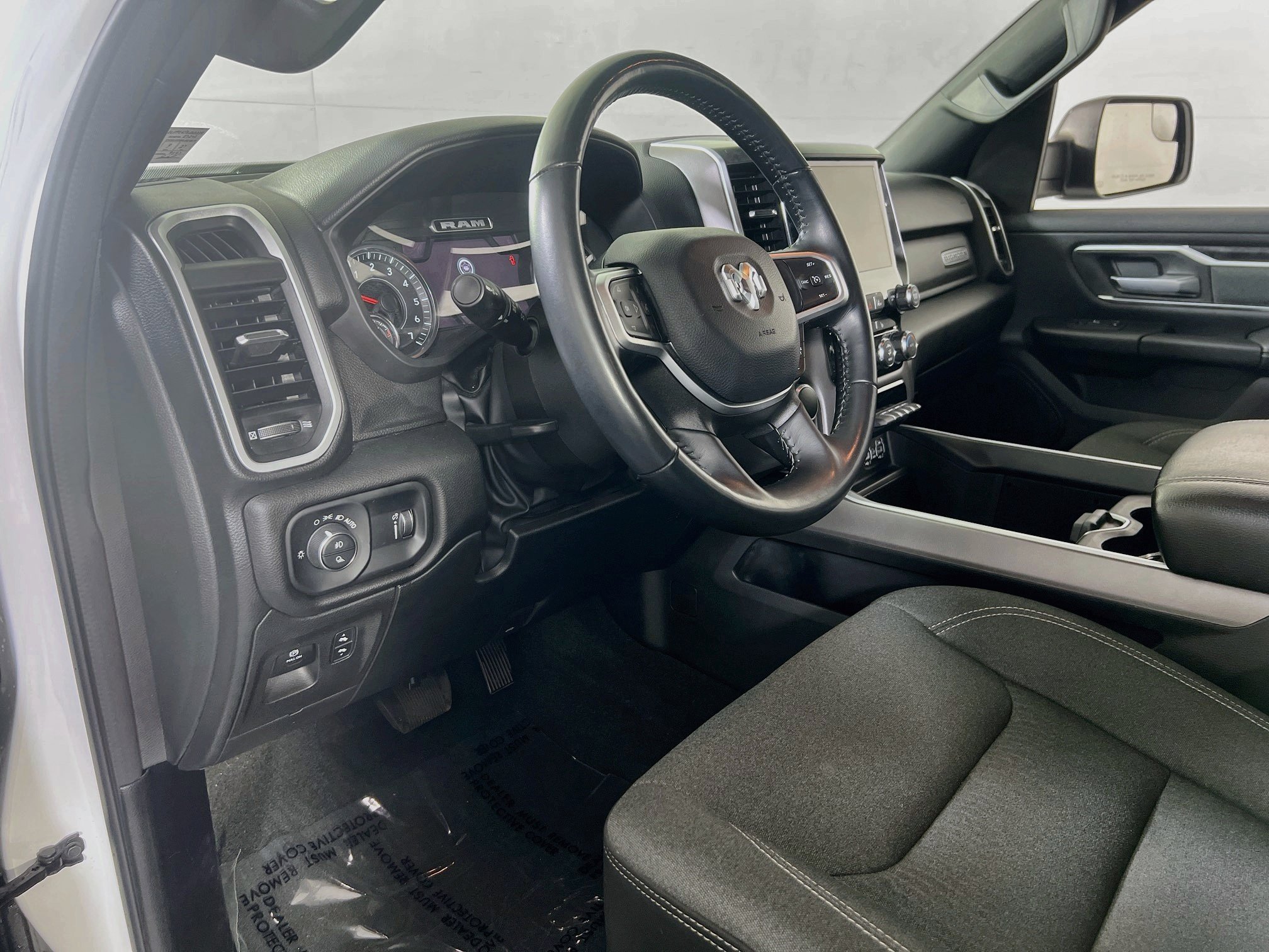 Used 2023 RAM 1500 Big Horn AWD/4WD image 9