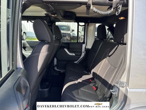 Used 2015 Jeep Wrangler Unlimited Sahara AWD/4WD image 19